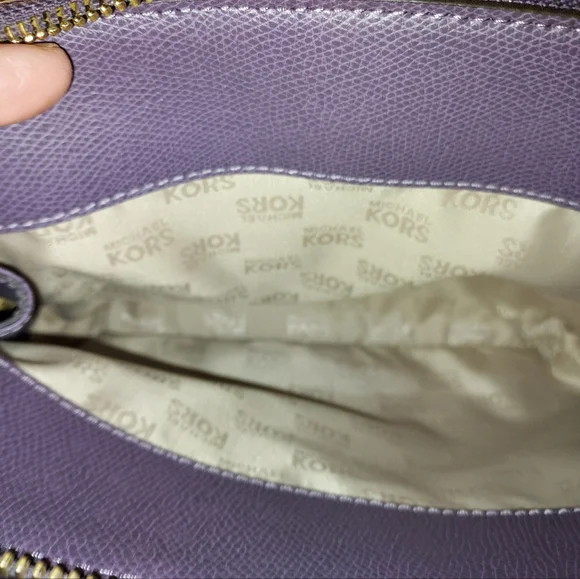 Micheal Kors Purse - Picture 2 of 6